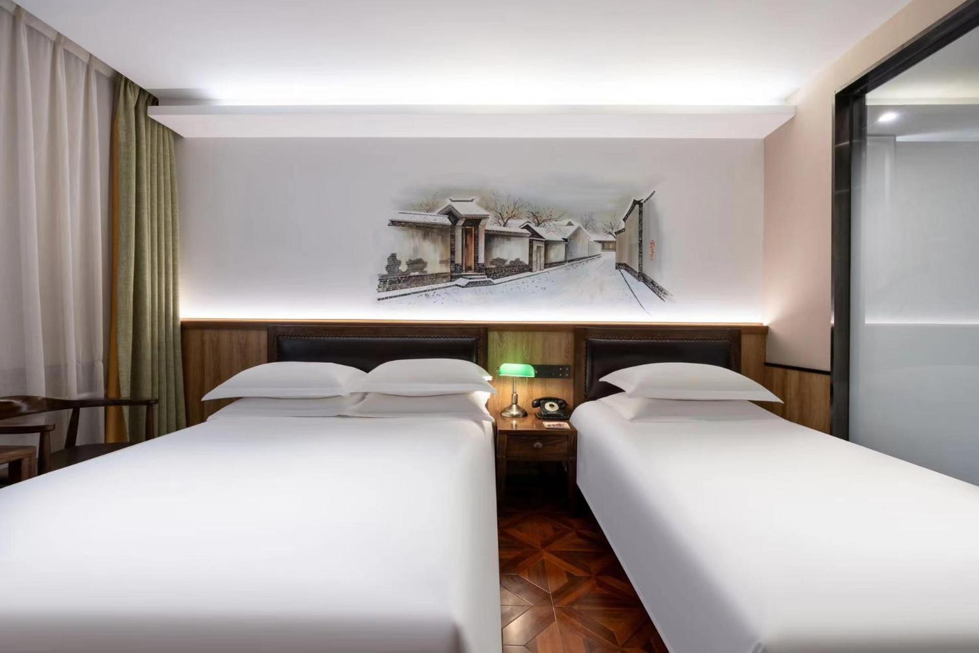 Nost Algia Hotel Near Beijing Panjiayuan Antique Market- Beijing Happy Valley, Cbd, China Zun And Sanlitun, Tian'Anmen Square, Free Ice Cream, Mineral Water, Coffee, Snacks And Laundry Service, Free Gymnastic, English Communication Well ภายนอก รูปภาพ