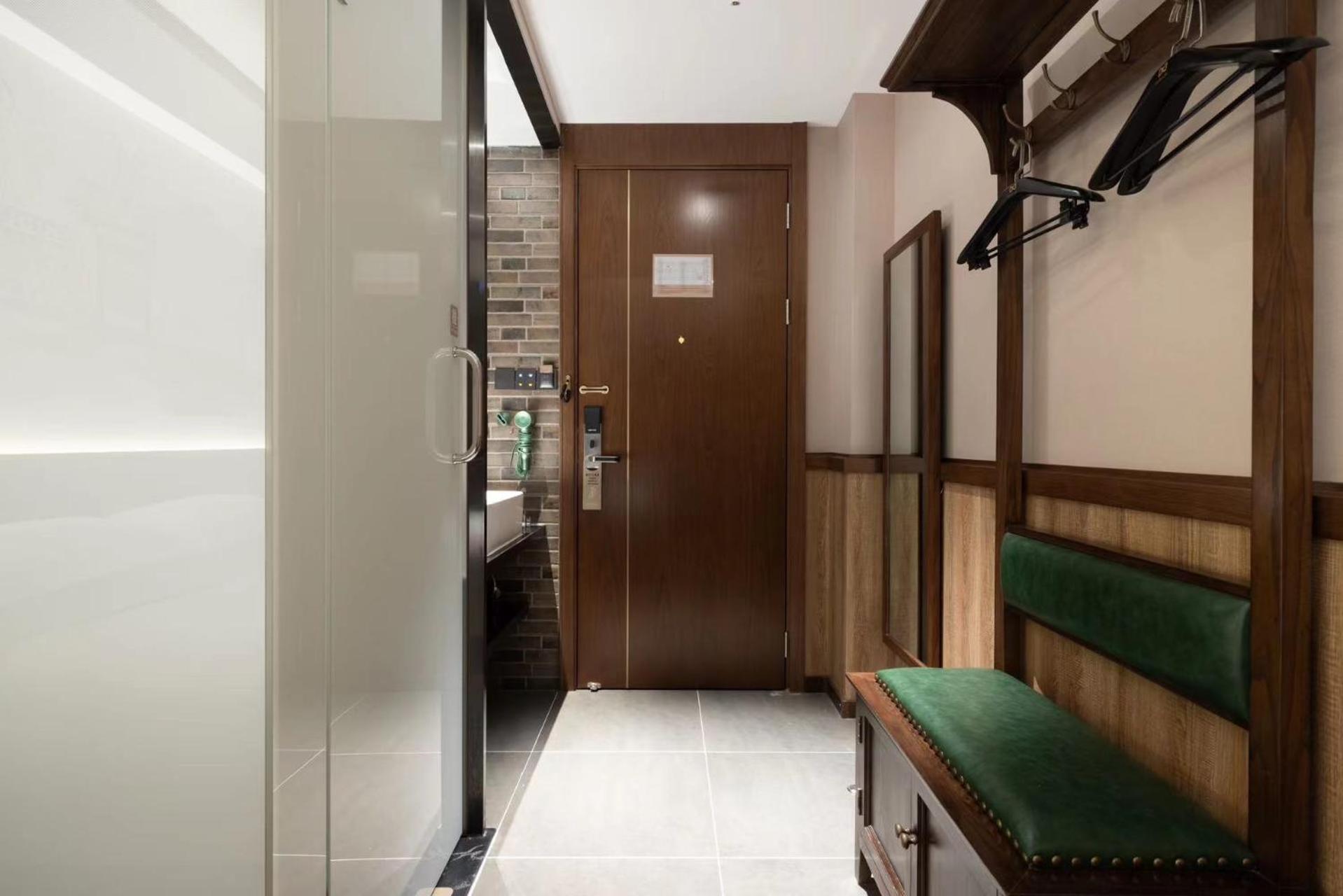 Nost Algia Hotel Near Beijing Panjiayuan Antique Market- Beijing Happy Valley, Cbd, China Zun And Sanlitun, Tian'Anmen Square, Free Ice Cream, Mineral Water, Coffee, Snacks And Laundry Service, Free Gymnastic, English Communication Well ภายนอก รูปภาพ