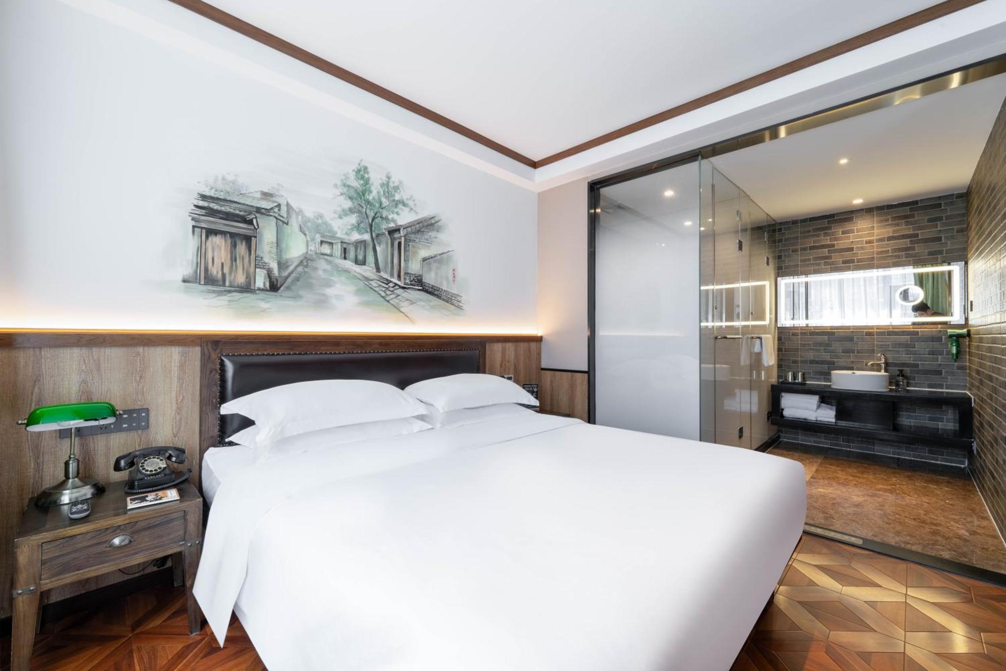 Nost Algia Hotel Near Beijing Panjiayuan Antique Market- Beijing Happy Valley, Cbd, China Zun And Sanlitun, Tian'Anmen Square, Free Ice Cream, Mineral Water, Coffee, Snacks And Laundry Service, Free Gymnastic, English Communication Well ภายนอก รูปภาพ
