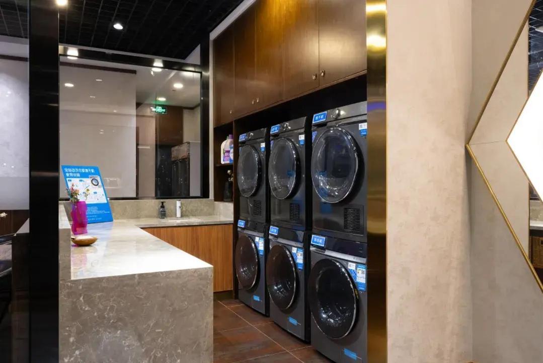 Nost Algia Hotel Near Beijing Panjiayuan Antique Market- Beijing Happy Valley, Cbd, China Zun And Sanlitun, Tian'Anmen Square, Free Ice Cream, Mineral Water, Coffee, Snacks And Laundry Service, Free Gymnastic, English Communication Well ภายนอก รูปภาพ