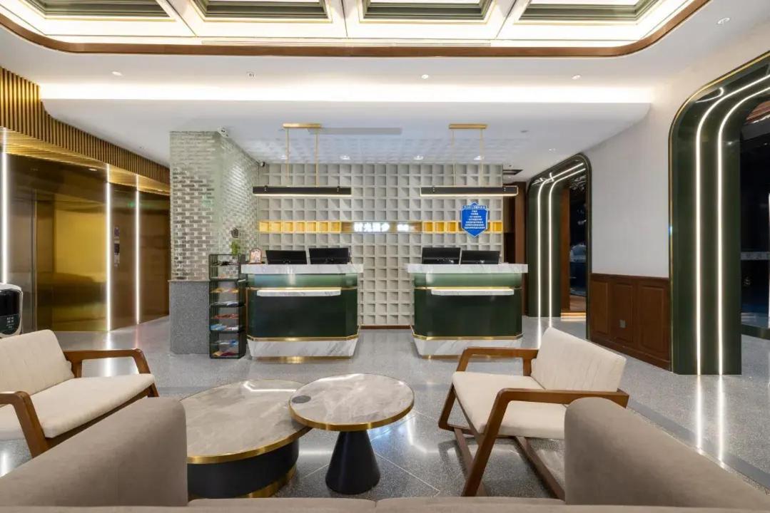 Nost Algia Hotel Near Beijing Panjiayuan Antique Market- Beijing Happy Valley, Cbd, China Zun And Sanlitun, Tian'Anmen Square, Free Ice Cream, Mineral Water, Coffee, Snacks And Laundry Service, Free Gymnastic, English Communication Well ภายนอก รูปภาพ