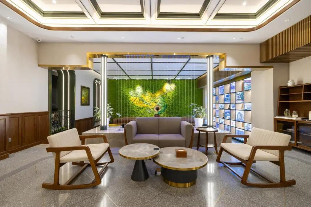 Nost Algia Hotel Near Beijing Panjiayuan Antique Market- Beijing Happy Valley, Cbd, China Zun And Sanlitun, Tian'Anmen Square, Free Ice Cream, Mineral Water, Coffee, Snacks And Laundry Service, Free Gymnastic, English Communication Well ภายนอก รูปภาพ
