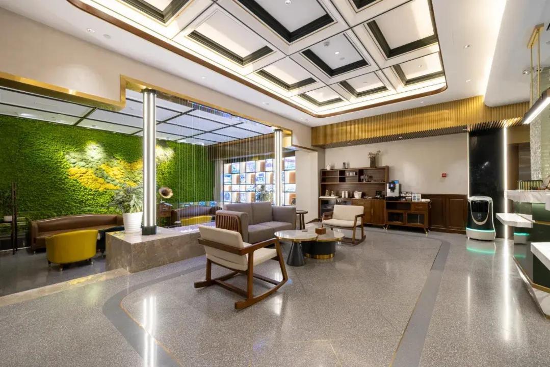 Nost Algia Hotel Near Beijing Panjiayuan Antique Market- Beijing Happy Valley, Cbd, China Zun And Sanlitun, Tian'Anmen Square, Free Ice Cream, Mineral Water, Coffee, Snacks And Laundry Service, Free Gymnastic, English Communication Well ภายนอก รูปภาพ