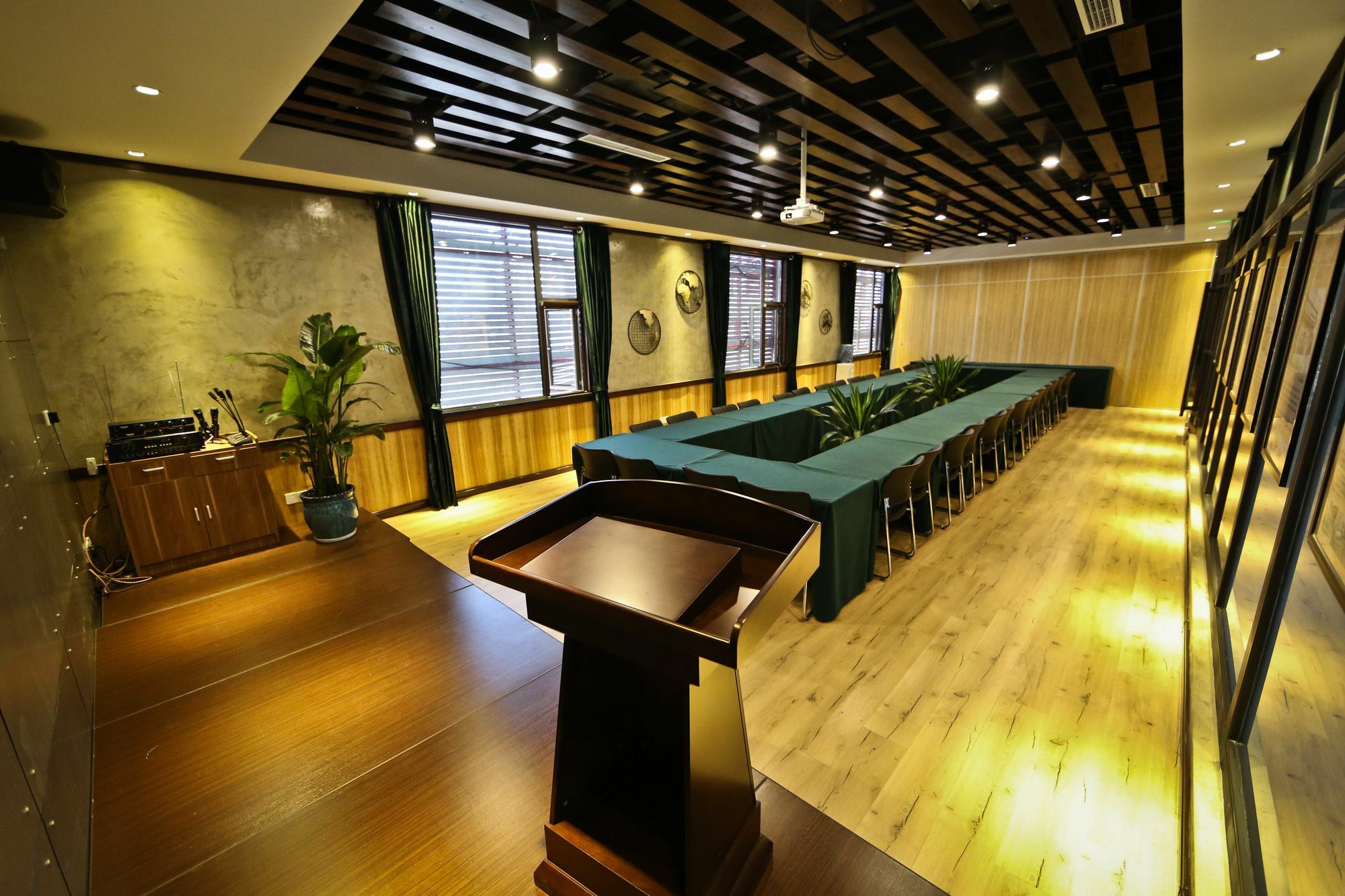 Nost Algia Hotel Near Beijing Panjiayuan Antique Market- Beijing Happy Valley, Cbd, China Zun And Sanlitun, Tian'Anmen Square, Free Ice Cream, Mineral Water, Coffee, Snacks And Laundry Service, Free Gymnastic, English Communication Well ภายนอก รูปภาพ