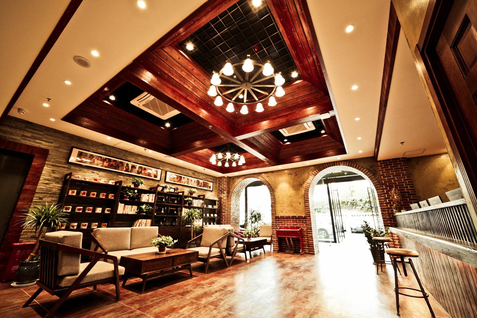 Nost Algia Hotel Near Beijing Panjiayuan Antique Market- Beijing Happy Valley, Cbd, China Zun And Sanlitun, Tian'Anmen Square, Free Ice Cream, Mineral Water, Coffee, Snacks And Laundry Service, Free Gymnastic, English Communication Well ภายนอก รูปภาพ